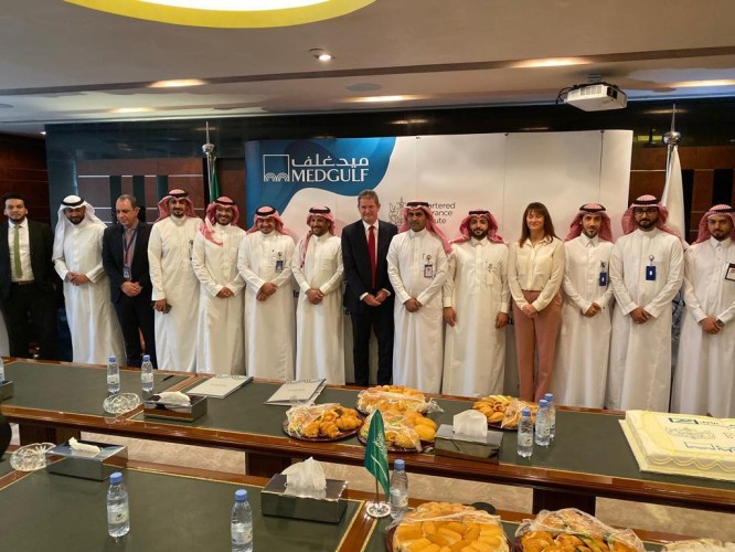 “ميدغلف” تعزز مهارات 57 شاباً وشابة سعودية في التأمين عبر “المعهد البريطاني”