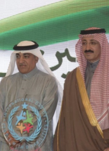 محافظ الأحساء يكرم الإعلامي الزميل زهير الغزال