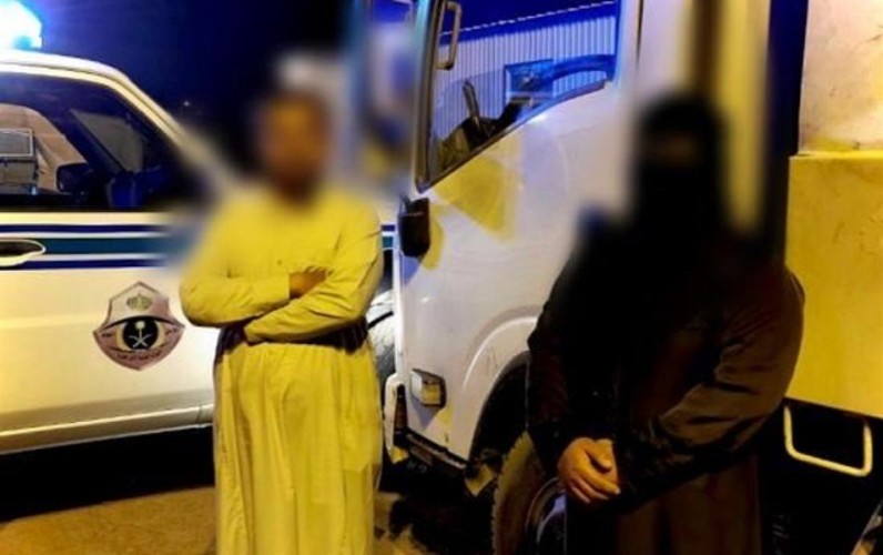 ضبط مقيم آسيوي سرق مبلغ مالي من كفيله وهرب برفقة عاملة منزلية