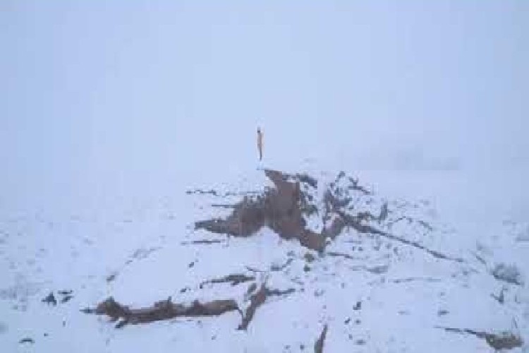 في أجواء شتوية رائعة .. بالفيديو: لحظة تساقط الثلوج بكثافة على “نيوم”