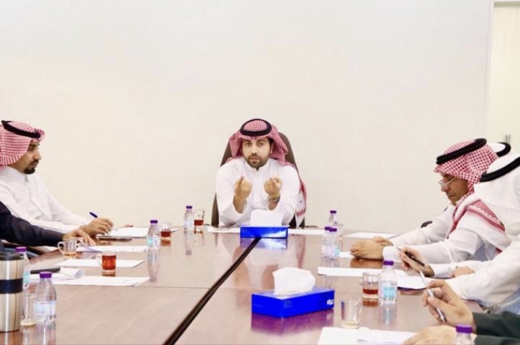 مركز القيادة والتحكم بصحة بيشة يعقد اجتماعاً لمناقشة تطورات الأمراض المعدية