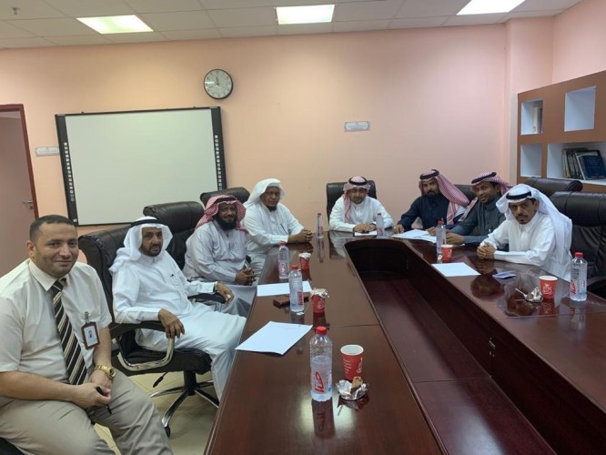 المجلس الاستشاري بمستشفى بيش العام يعقد اجتماعه الدوري