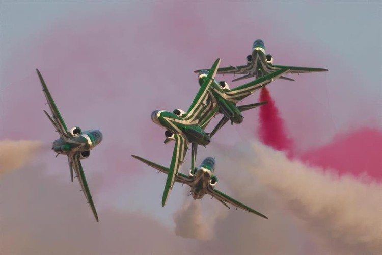 شاهد.. “الصقور السعودية” في عرض جوي في سماء المذنب