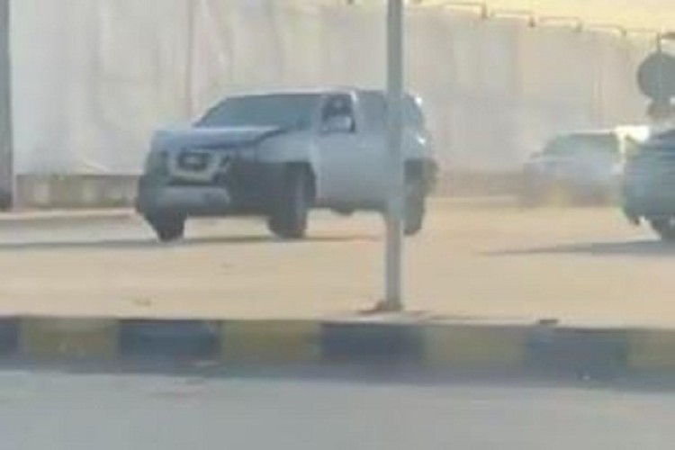 بالفيديو.. مطاردة وصدم بين سيارتين على طريق بـ”الرياض”
