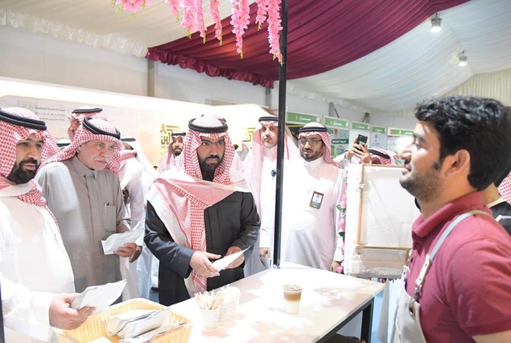 سمو نائب أمير جازان وسمو وزير الثقافة ووزير التجارة يزورون مهرجان البن السابع..