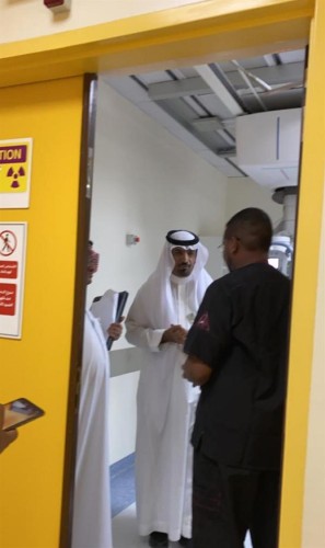 بالصور… جولة مفاجئة لمدير صحة الطائف تحيل 11 موظفاً بمستشفى أم الدوم للتحقيق