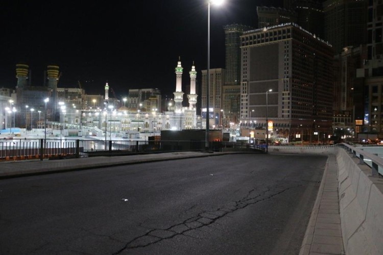 الكشف عن سبب عزل الأحياء الستة في مكة – فيديو