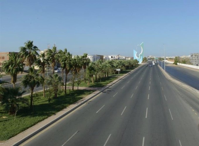 شاهد.. كيف بدت شوارع جدة والأماكن العامة بعد التوجيه بعدم الخروج من المنازل