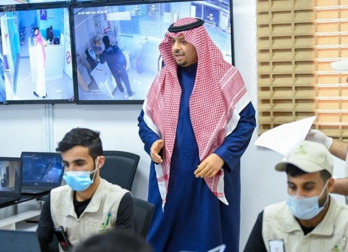 سمو الامير فيصل بن خالد بن سلطان يتفقد مركز القيادة والتحكم بصحة منطقة  الحدود الشمالية