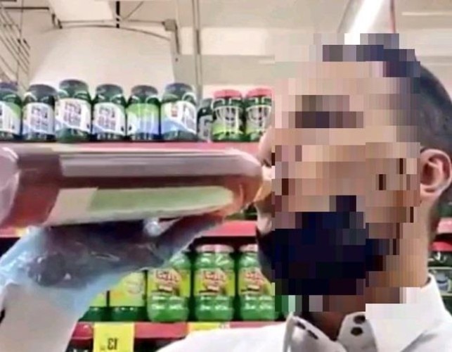 بعد توجيهات من “النيابة” بالقبض عليهما .. شاهد: صاحبا مقطع “مادة التعقيم” يعتذران ويكشفان الحقيقة!