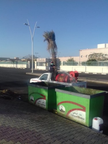 بلدية الحائط تكثف من أعمال تطهير وتعقيم المنتزهات والحدائق وممرات المشاة بالمحافظة