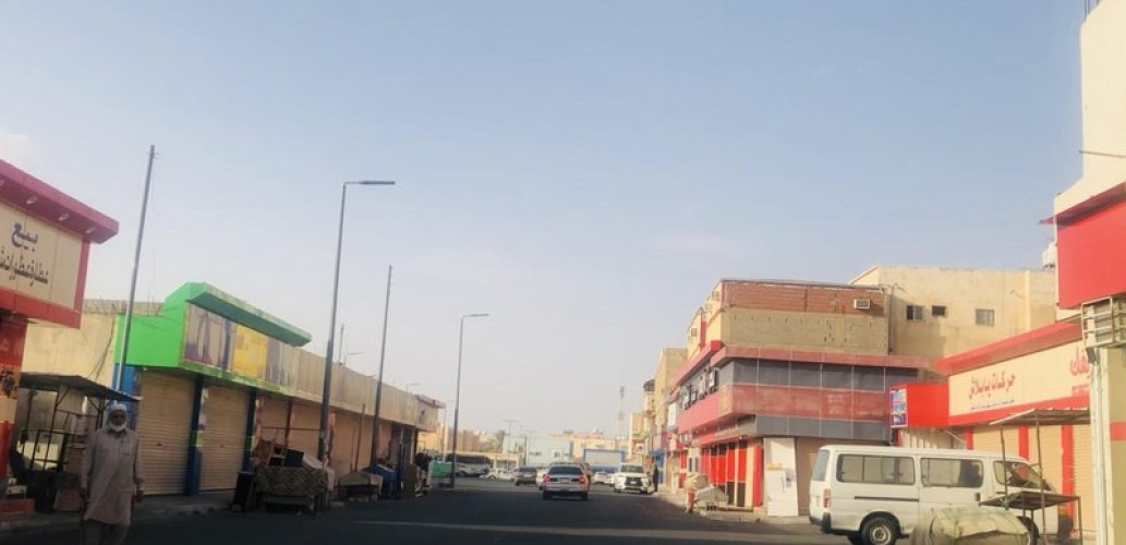 بالفيديو: محافظ “الخرمة” يوجه بإغلاق محال تجارية خالفت الاجراءات الاحترازية حتى إشعار آخر