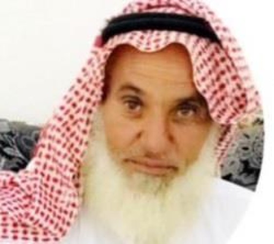 بالفيديو: مواطن يفقد أسرته في حادث مروري يكشف سبب عدم استقباله المعزين