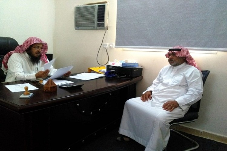 رئيس مركز الحرة يتفقد جمعية روافد النصبة الخيرية ..