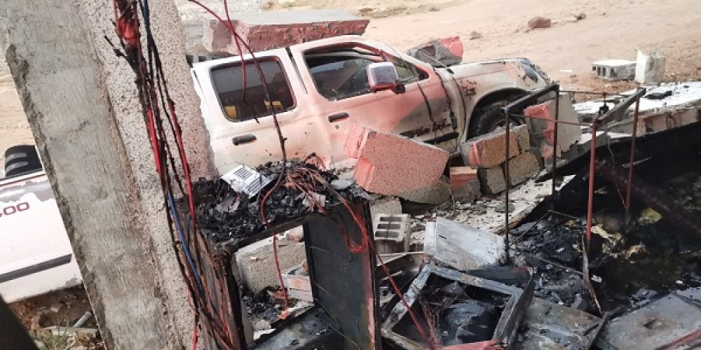 الدفاع المدني بعيون الجواء يباشر حادث وميض لحظي نتيجة تسرب غاز الميثان في فناء منزل