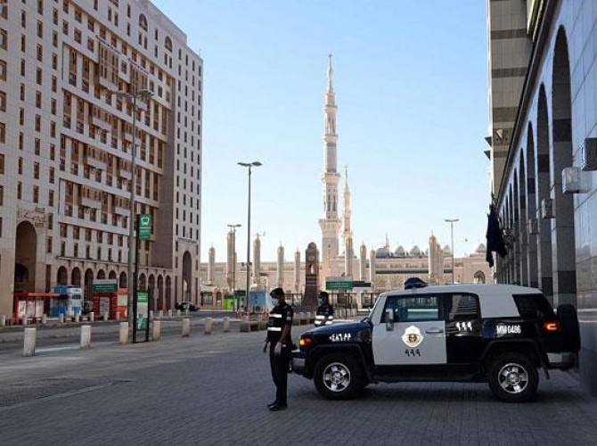 ما هي الفئات المسموح لها بدخول أحياء المدينة الممنوع التجول فيها نهائياً؟ – فيديو