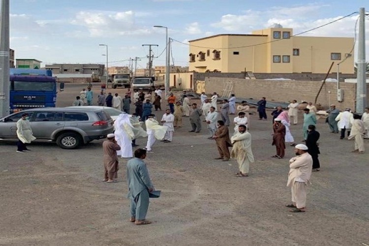 عدسة “الشمال” ترصد حملة المسح النشط لمستشفى الحائط على إسكان العمالة الوافدة لمنع تفشي كورونا