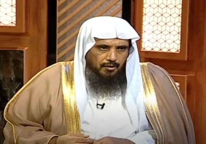 “الخثلان” يوضح حكم البيع والشراء بعد آذان الجمعة في الظروف الحالية؟ (فيديو)