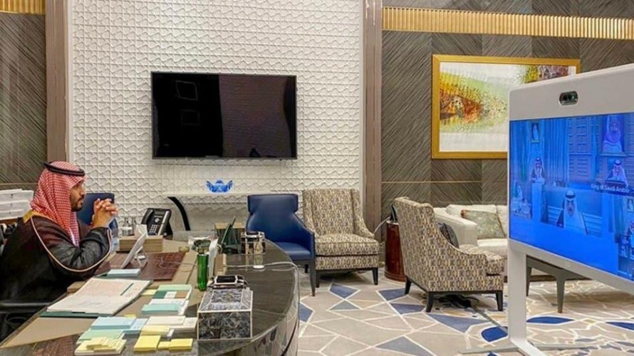 صاحب اللوحة التي ظهرت في مكتب ولي العهد يوضح تفاصيلها.. ووزير الثقافة يعلق