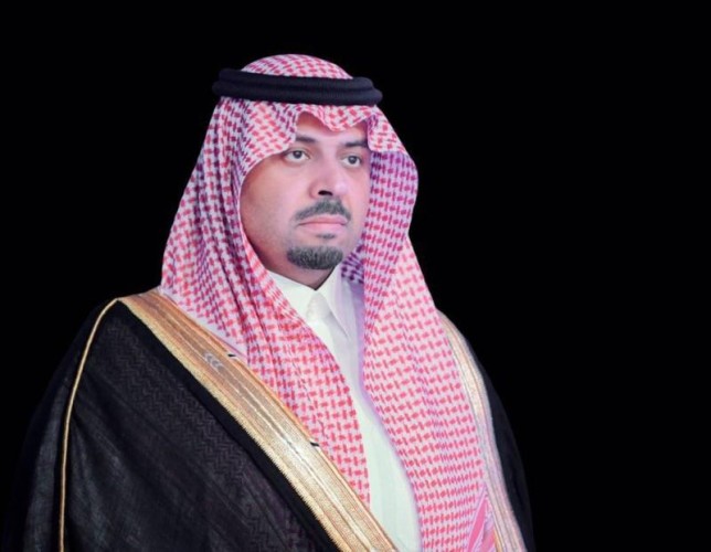 أمير منطقة الحدود الشمالية يهنئ القيادة بمناسبة عيد الفطر المبارك