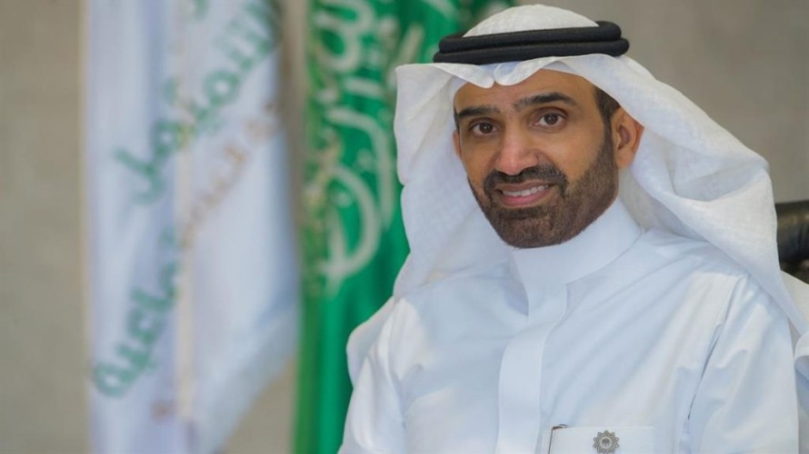 نشرت في “أم القرى” .. وزير “الموارد والتنمية” يعتمد تعديلات قواعد وضوابط العمل لبعض الوقت والعمل المرن