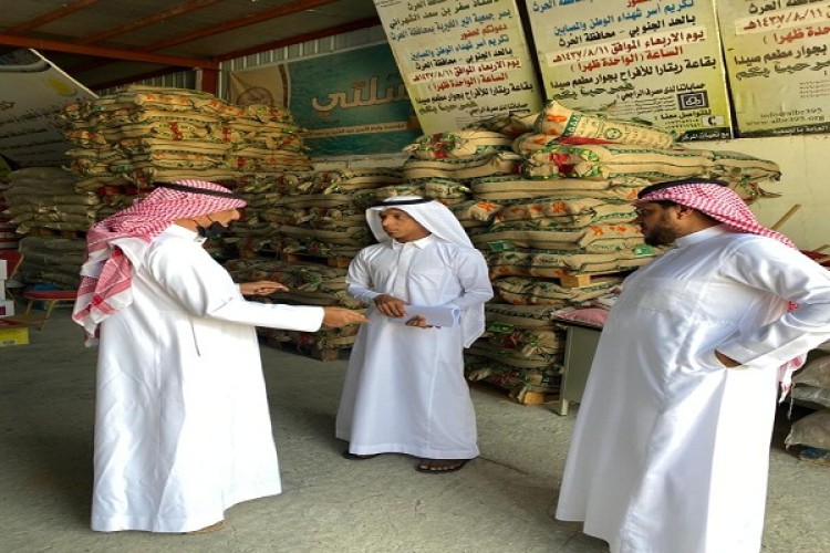 جمعية البر بالحرث تواصل تنفيذ مبادرتها (الحرث همم وعطاء)