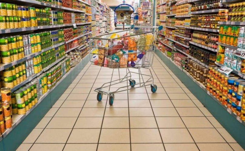 وزير التجارة يوجه بإلغاء شرط “عدم استرجاع واستبدال البضاعة المباعة”.. ويؤكد: حق أصيل للمستهلك