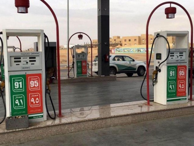 التجارة”: نتابع التزام محطات الوقود بالأسعار الجديدة وندعو للإبلاغ عن المخالفات