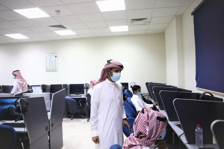 وزارة التعليم وبالتنسيق مع هيئة تقويم التعليم والتدريب تعقد الاختبار التحصيلي المحوسب في رحاب الجامعة