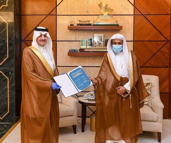 سمو أمير المنطقة الشرقية يلتقي مدير عام فرع هيئة الأمر بالمعروف بالمنطقة