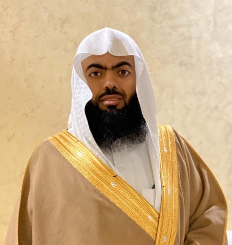 جموع المصلين تؤدي صلاة الجمعة الأولى بعد رفع الايقاف في المجمع الخيري بتندحة