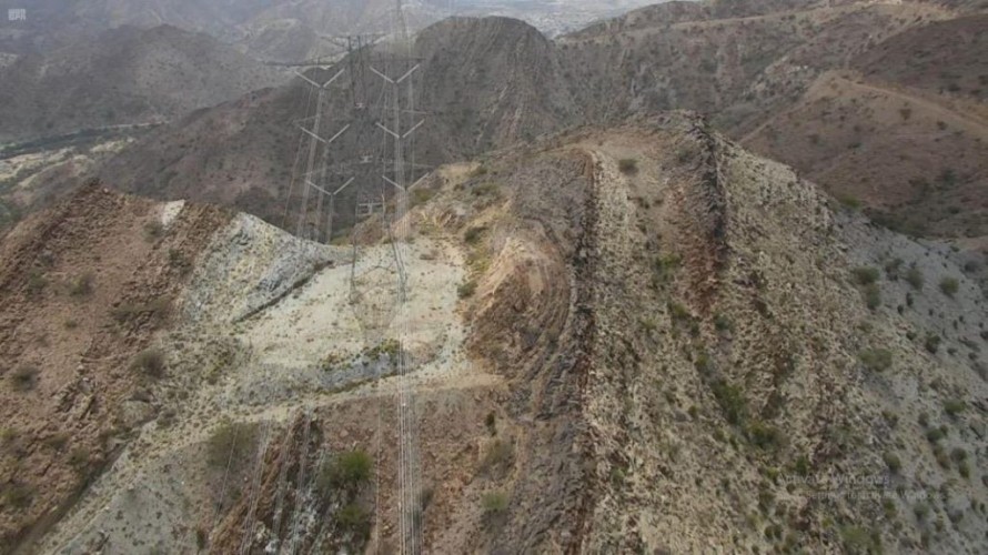 السعودية للكهرباء تعلن عن إطلاق مشروع لفحص الخطوط الهوائية لنقل الكهرباء بطائرات الدرون