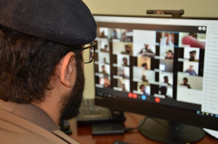 مدني تبوك يقيم محاضرة تدريبية بعنوان “اساسيات التصوير وتوثيق الحوادث”