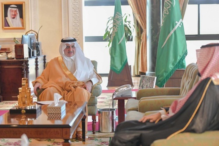 أمير تبوك يستقبل مدير صندوق التنمية العقارية
