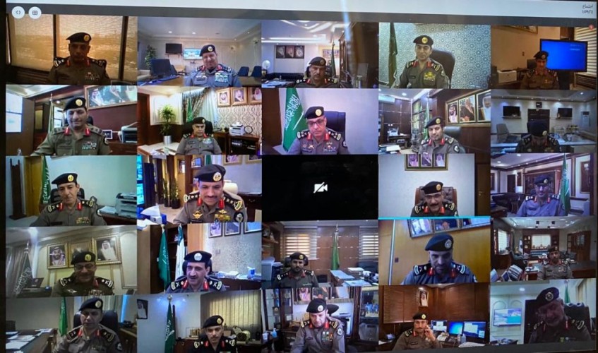 عبر الدائرة التلفزيونية المغلقة .. مدير الأمن العام يترأس اجتماع قادة الأمن العام