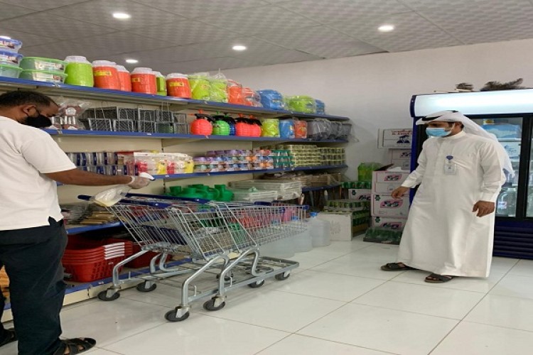 بلدية قنا تكثف جولاتها الرقابية وتصادر  27كيلو جرام أطعمه فاسدة