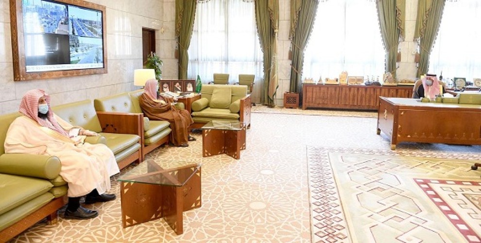 سمو أمير منطقة الرياض يستقبل مدير فرع هيئة الأمر بالمعروف والنهي عن المنكر بالمنطقة