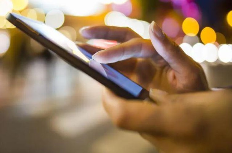 “ساما” تحذر من رسائل مجهولة تطلب من عملاء المصارف تحديث بياناتهم