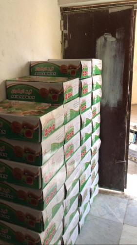 بلدية الحائر تضبط موقع مخالف يقوم بتخزين كمات كبيرة من المواد الغذائية بطريقة غير نظامية