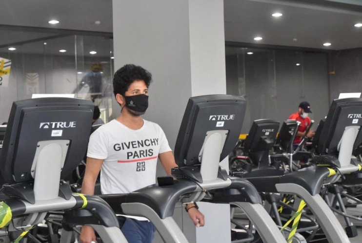 بعد انقطاع 3 أشهر .. وقت اللياقة تستقبل مشتركيها وتلزمهم بالتباعد