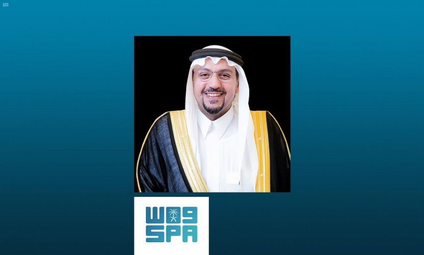 سمو أمير القصيم يعزي ذوي الرقيب الأول الرشيدي ويطمئن على صحة الجندي أول الحربي بعد تعرضهما لحادث مروري