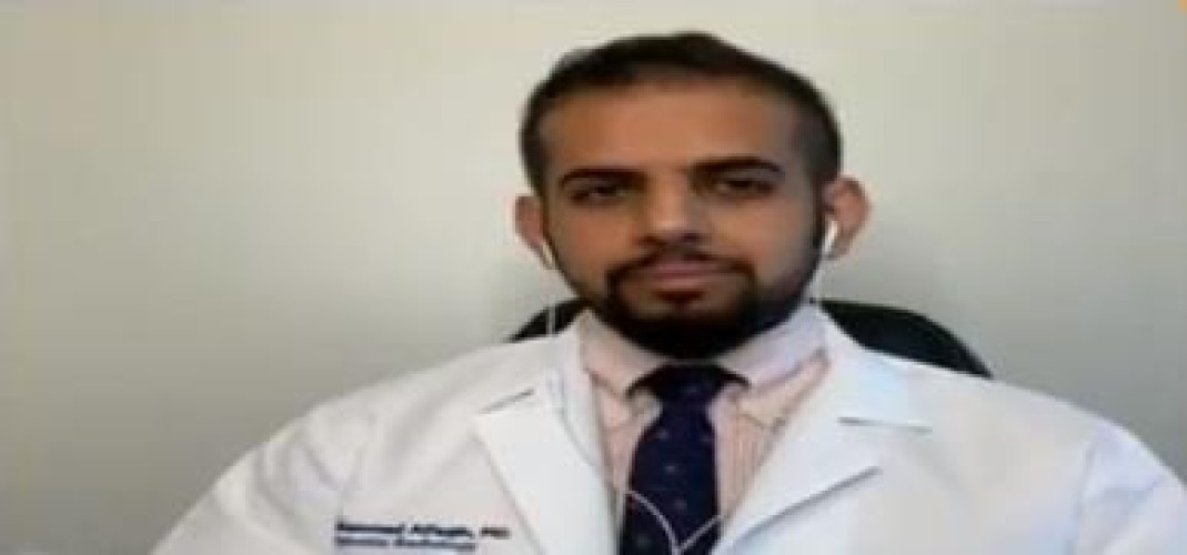 بالفيديو.. طبيب سعودي مُقيم بأمريكا متحدثاً عن موعد لقاح “كورونا”: مراكز الأبحاث لديها ما تخفيه