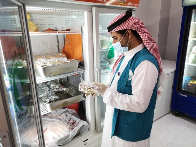 أمانة الشرقية تواصل جهودها بتنفيذ (991) جولة رقابية وتعقيم وتطهير (907) موقعا يوم أمس الأحد