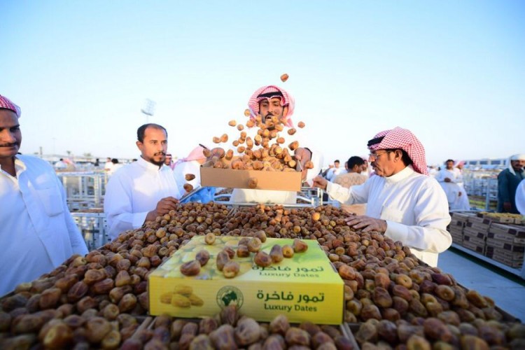 غدا انطلاقة موسم عنيزة للتمور 41