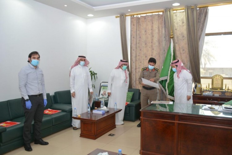 بلدية محافظة القطيف : تبحث مع ” المرور ” فك الاختناقات المرورية