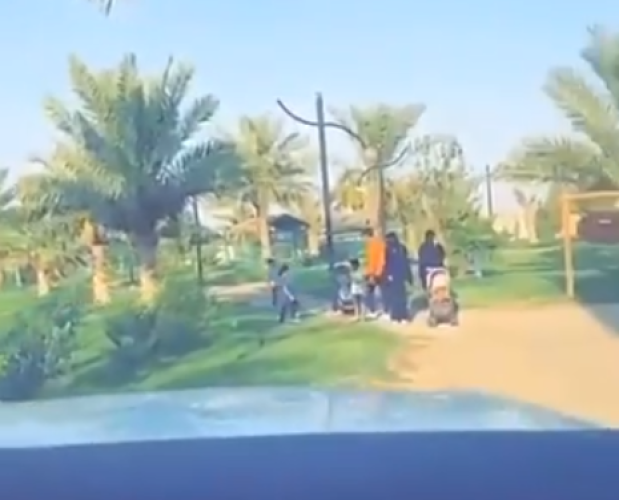 شرط حضور الوالدين.. مواطن بالقصيم يفتح منتجعه مجاناً للزوار ثلاثة أيام (فيديو)