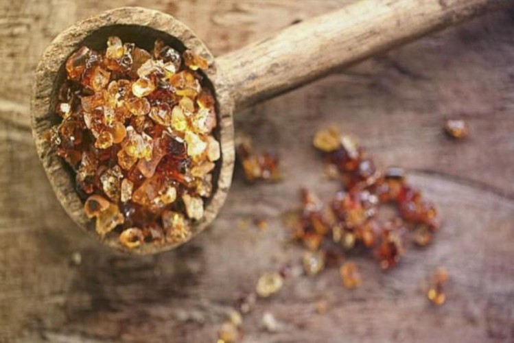 يحتوي على نسبة كبيرة من الألياف .. تعرف على فوائد الصمغ العربي!