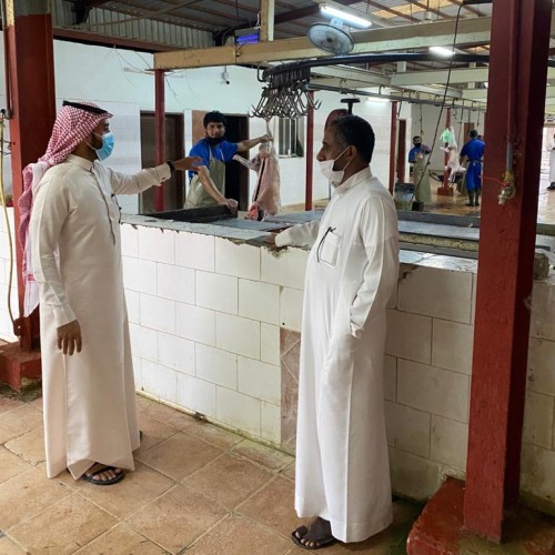 بلدية أملج تنفذ ٥٦٠ جولة رقابة صحية وترفع١٢٨٠ طن من النفايات خلال إجازة عيد الأضحى