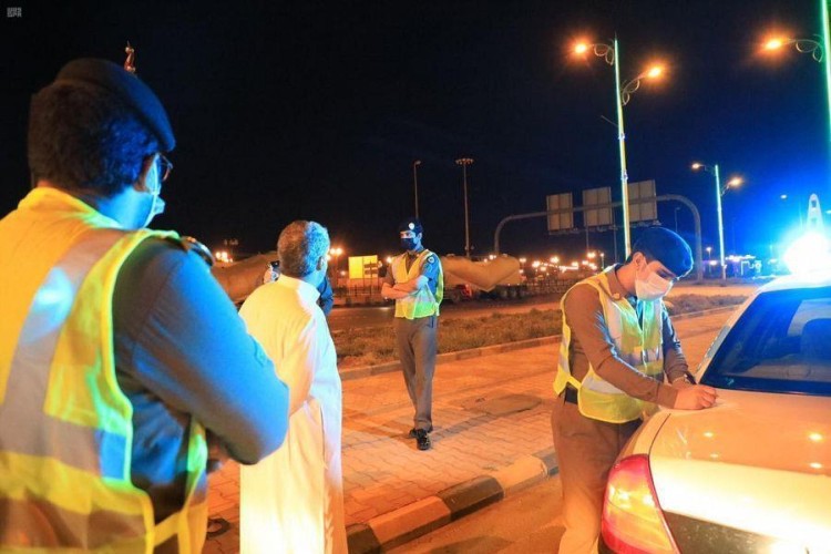 تغريم (159) مخالفاً لعدم ارتدائهم الكمامات في مكة