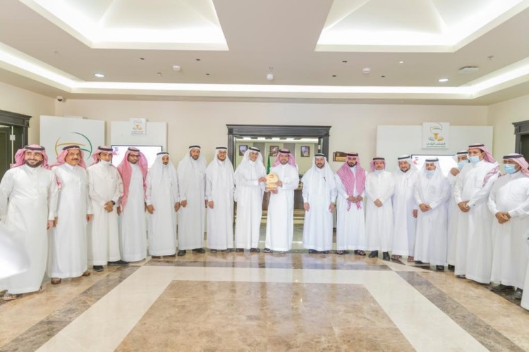 وزير الشئون البلدية يعود من القصيم بمطالب رفعها المجلس البلدي